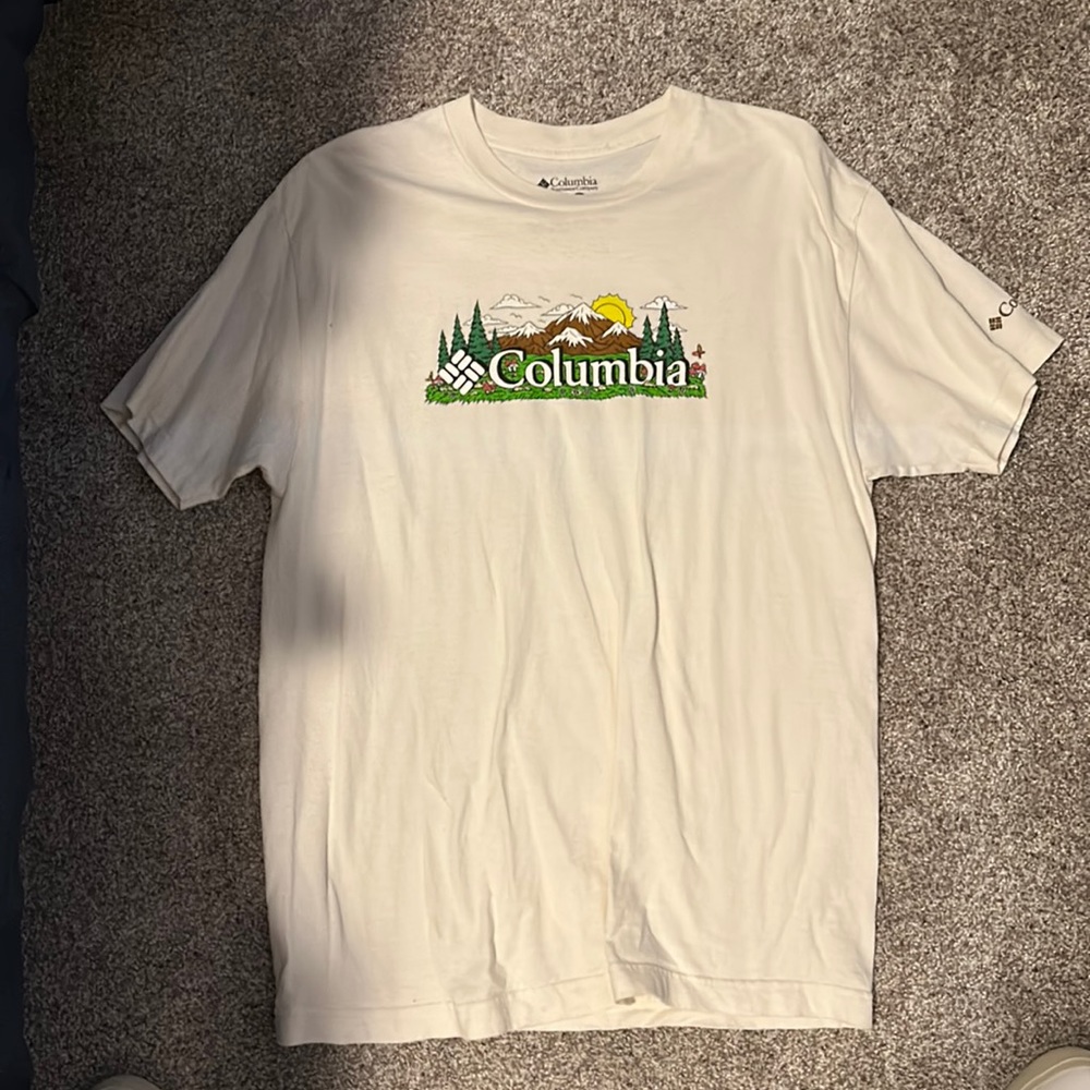 Columbia t shirt